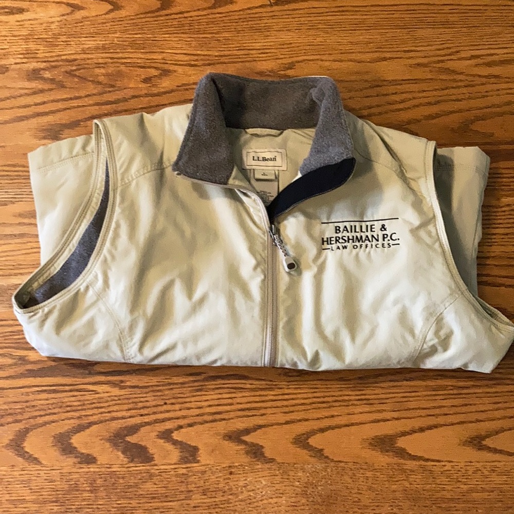 LL Bean men’s large insulated light tan vest. New